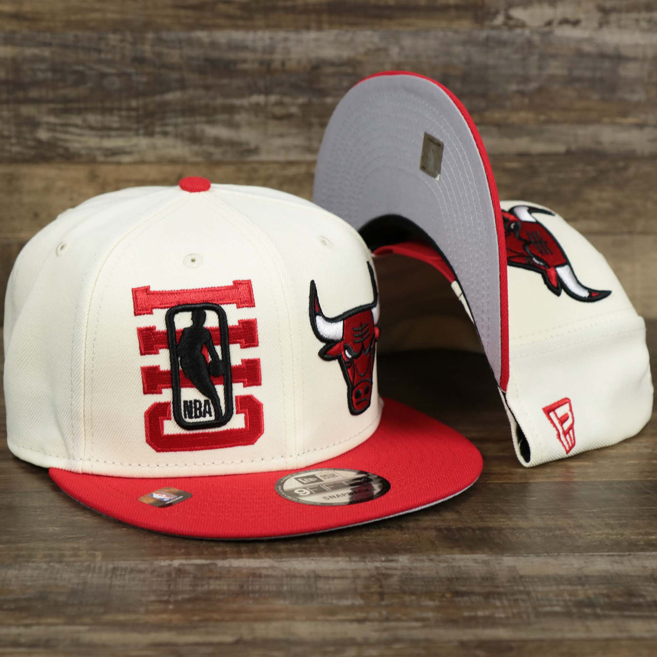 The Youth Chicago Bulls NBA 2022 Draft Gray Bottom 9Fifty Snapback | New Era Cream/Red