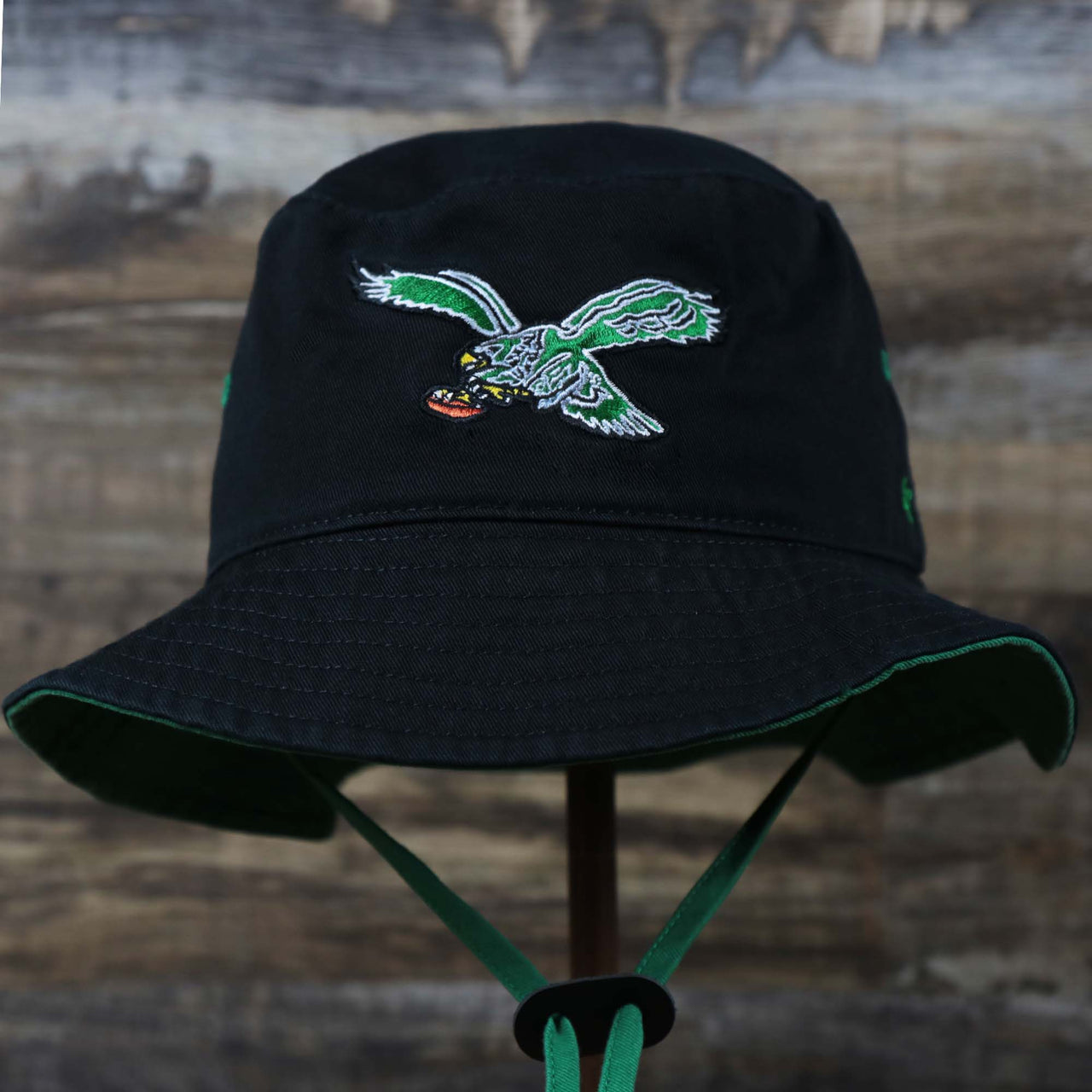 The front of the Throwback Philadelphia Eagles Vintage Bucket Hat | 47 Brand, Black