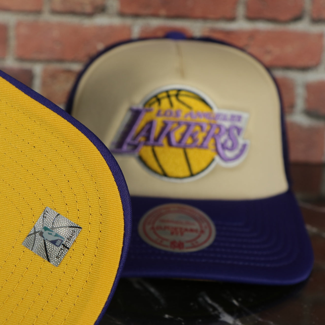 Los Angeles Lakers Vintage "Lakers" wordmark Yellow Bottom 2-Tone Foam Trucker Hat | Purple/Off-White Mitchell and Ness Hat