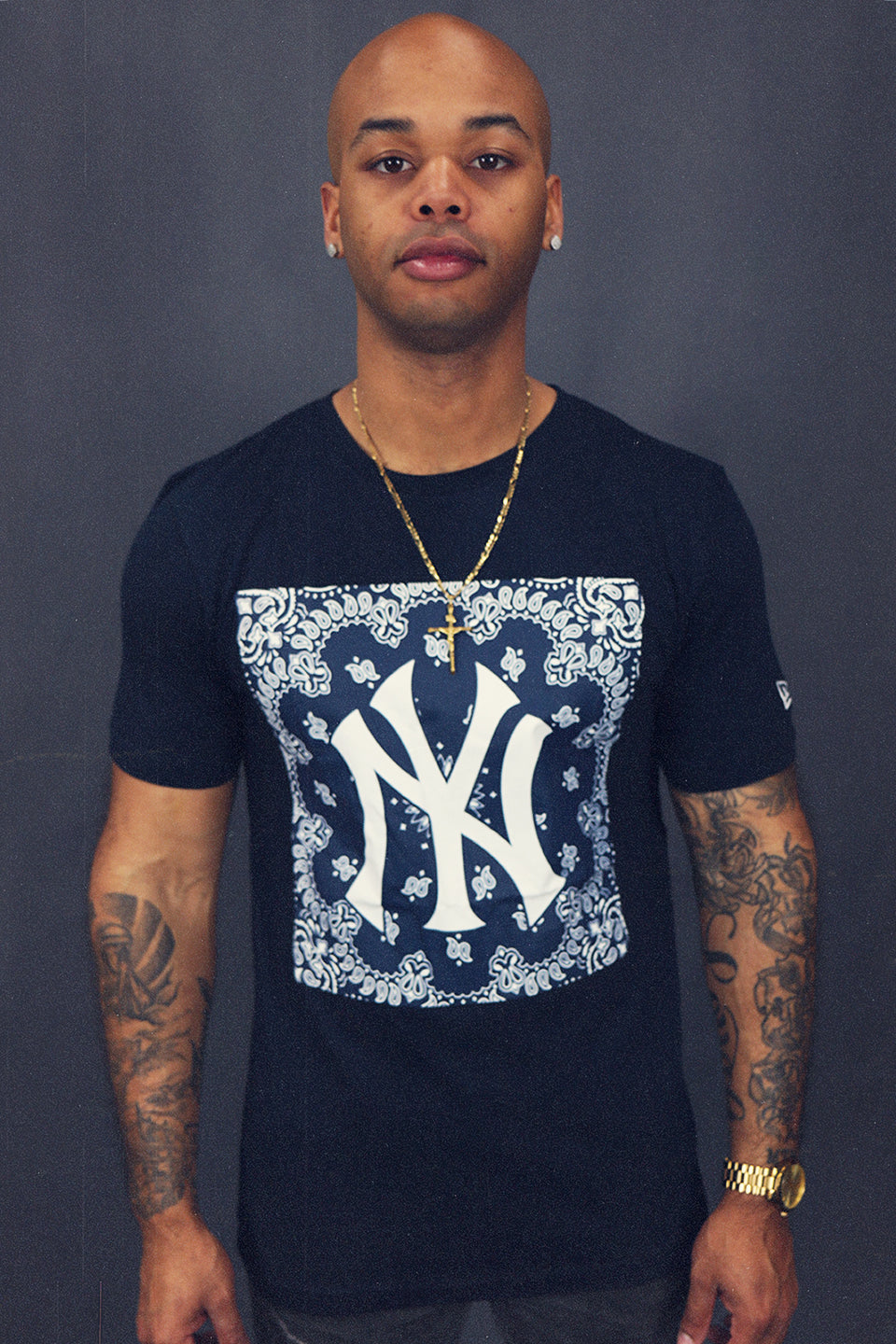 NEW ERA | NEW YORK YANKEES | PAISLEY BANDANA PRINT | T-SHIRT | NAVY |