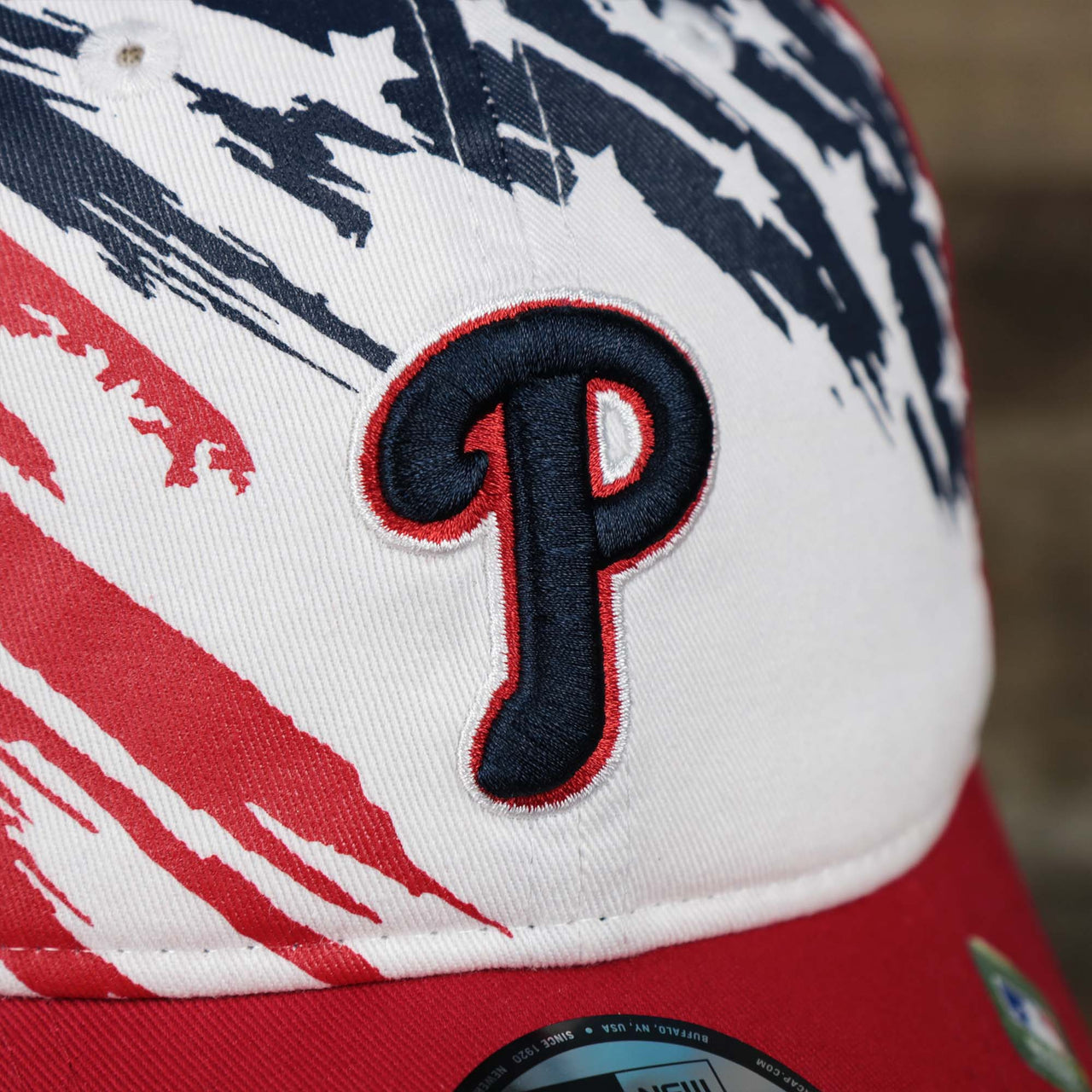 The Phillies logo on the Stars And Stripes Philadelphia Phillies 4th of July 9Twenty | New Era Red OSFM