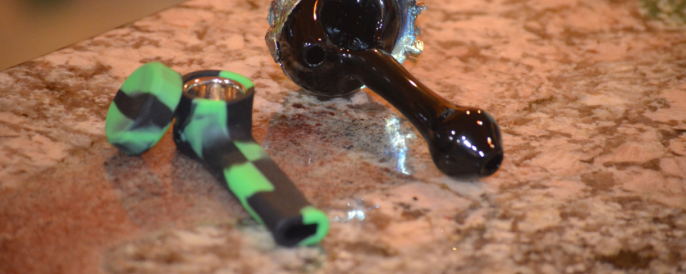 How to Clean a Silicone Pipe