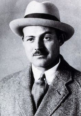Hemingway looking sharp in a classic Panama Hat