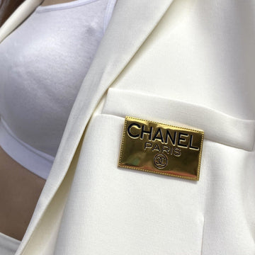 CHANEL Logo Plate Brooch Pin Gold ao33557