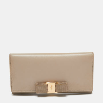 Salvatore Ferragamo Beige Leather Vara Bow Continental Wallet