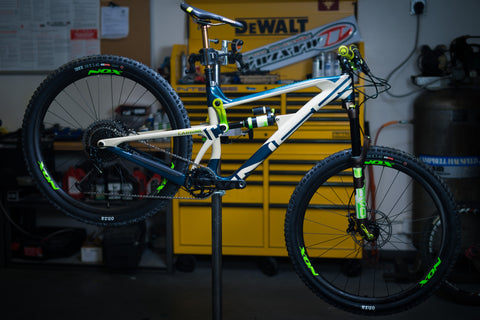 Intense Carbine Chainline Bikes custom build 2018 - Steffi