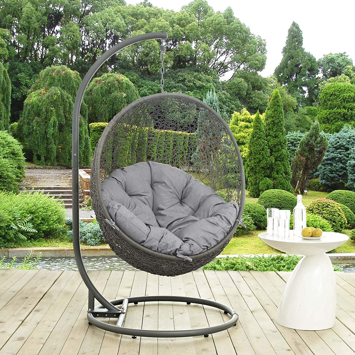 Swinging garden chair