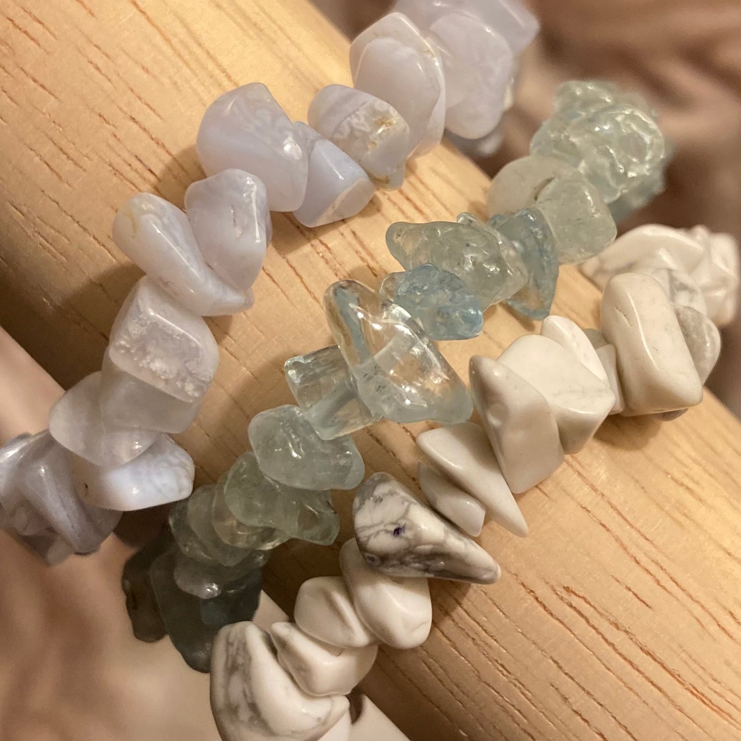 Howlite Crystal Chip Bracelet
