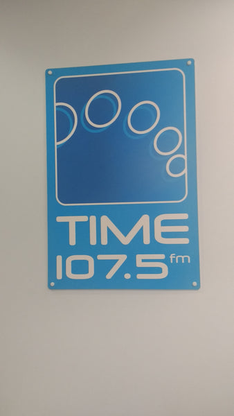 Time 107.5 sign