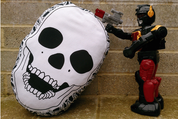 Skull cushion