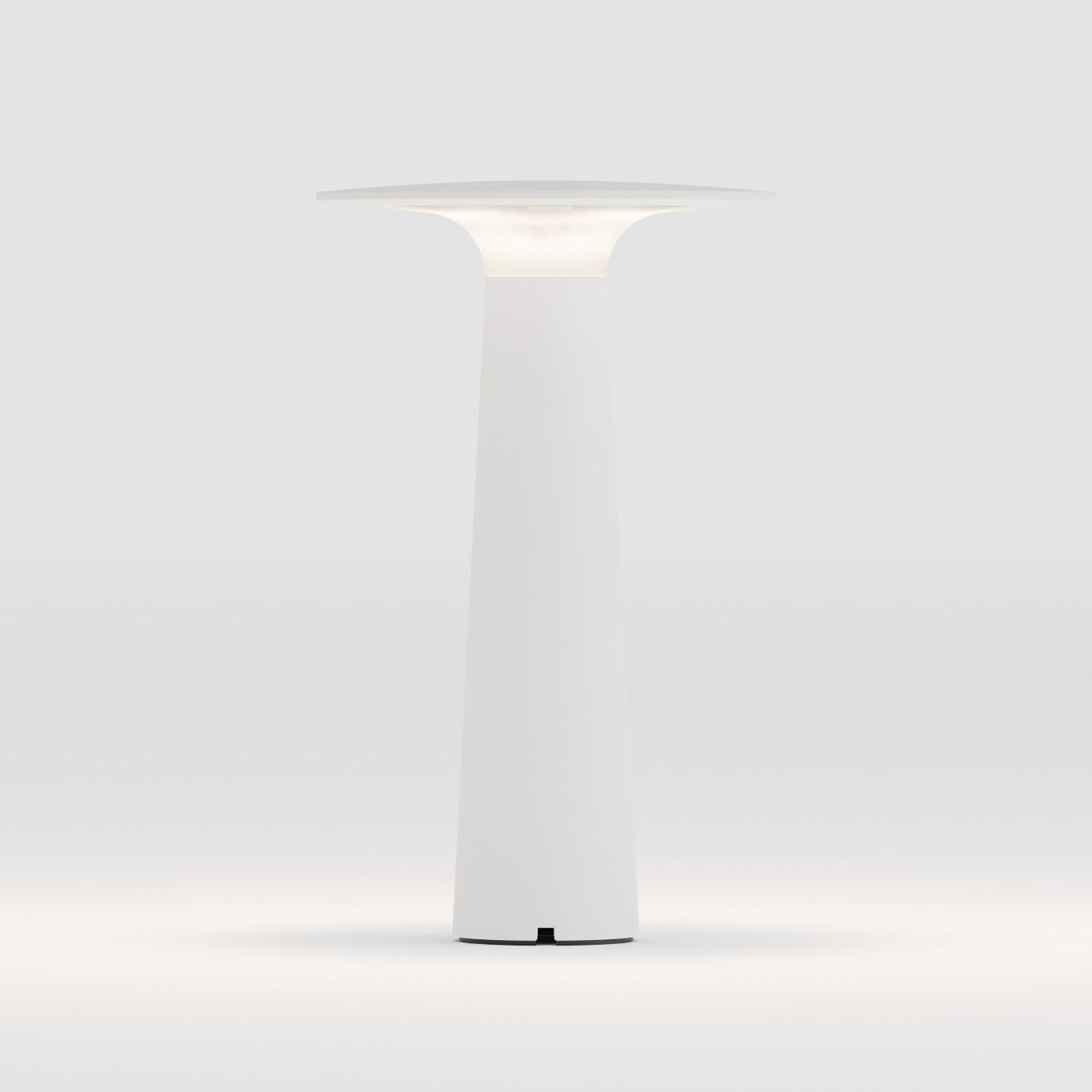 dama table lamp