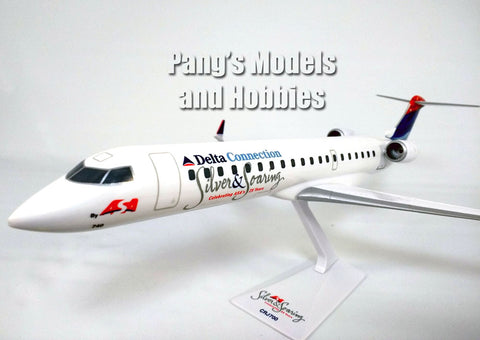 1:100 33CM Pluna Bombardier CRJ-900 Passenger Airplane ABS Plastic Plane Model