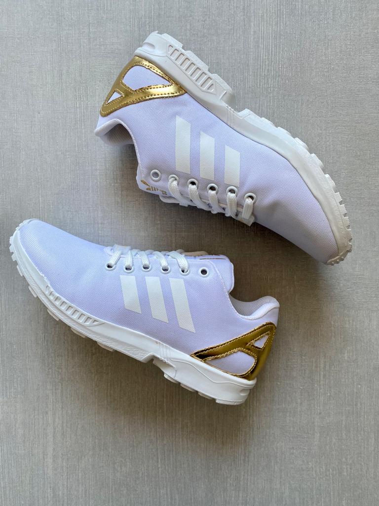 ADIDAS FLUX BLANCAS detalles en dorado – zapasstreet