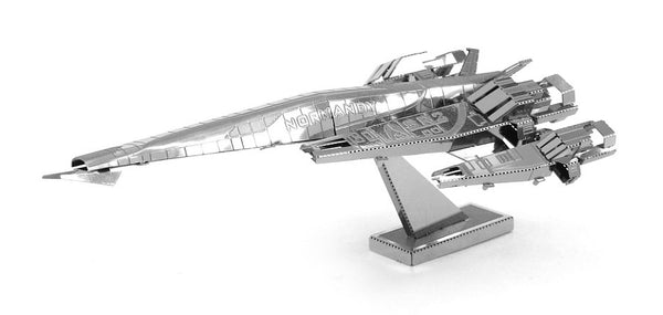 des amoureux de modélisme ou de maquette  Masseffect-mms311-sr2normandy_grande