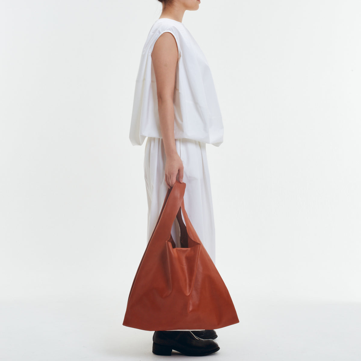 リョウタカシマ着用 COURTNEY ORLA SEVEN SHOPPER L-