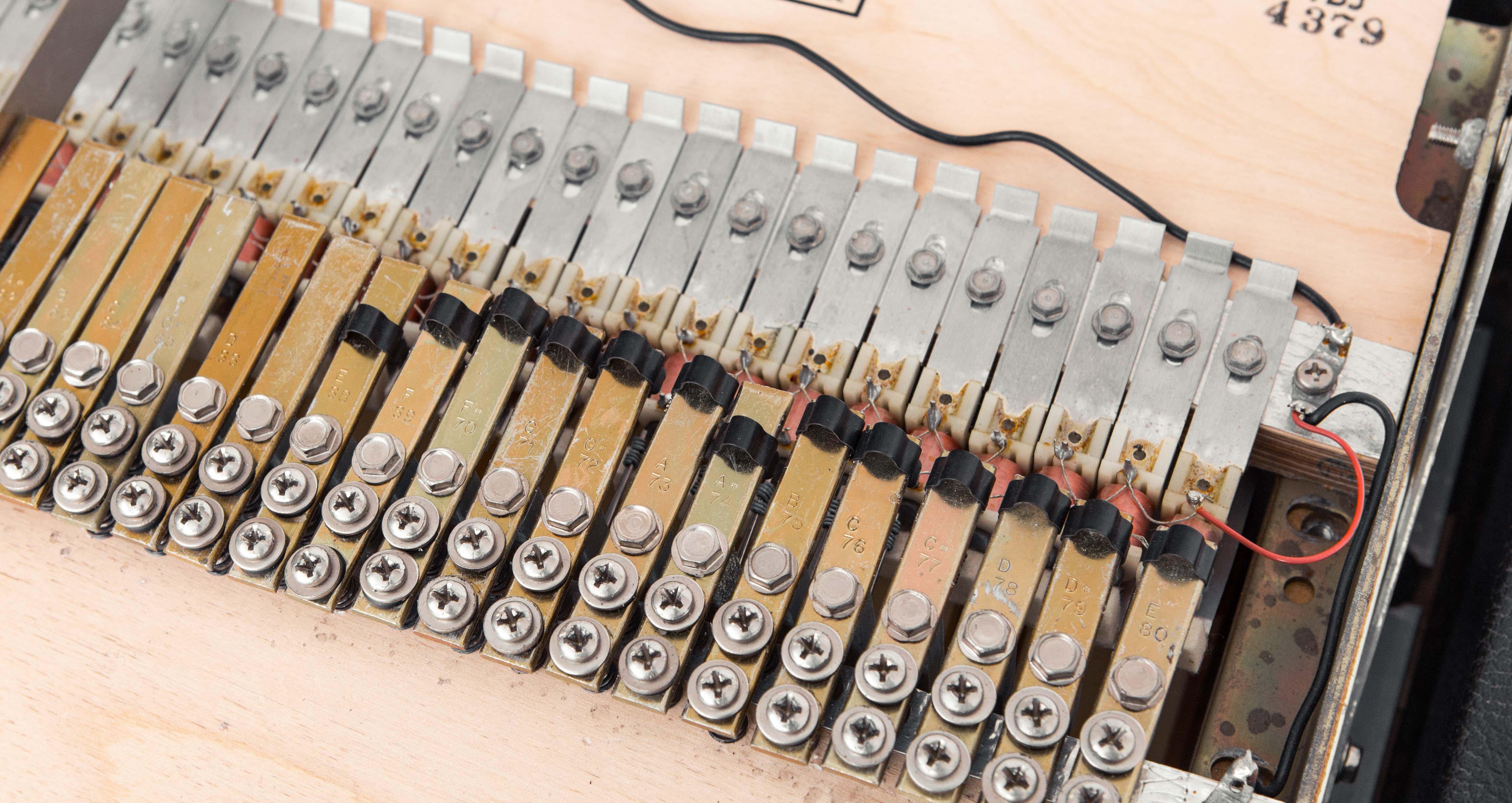 How Tone Bar Clips Improve Sustain on Rhodes Pianos