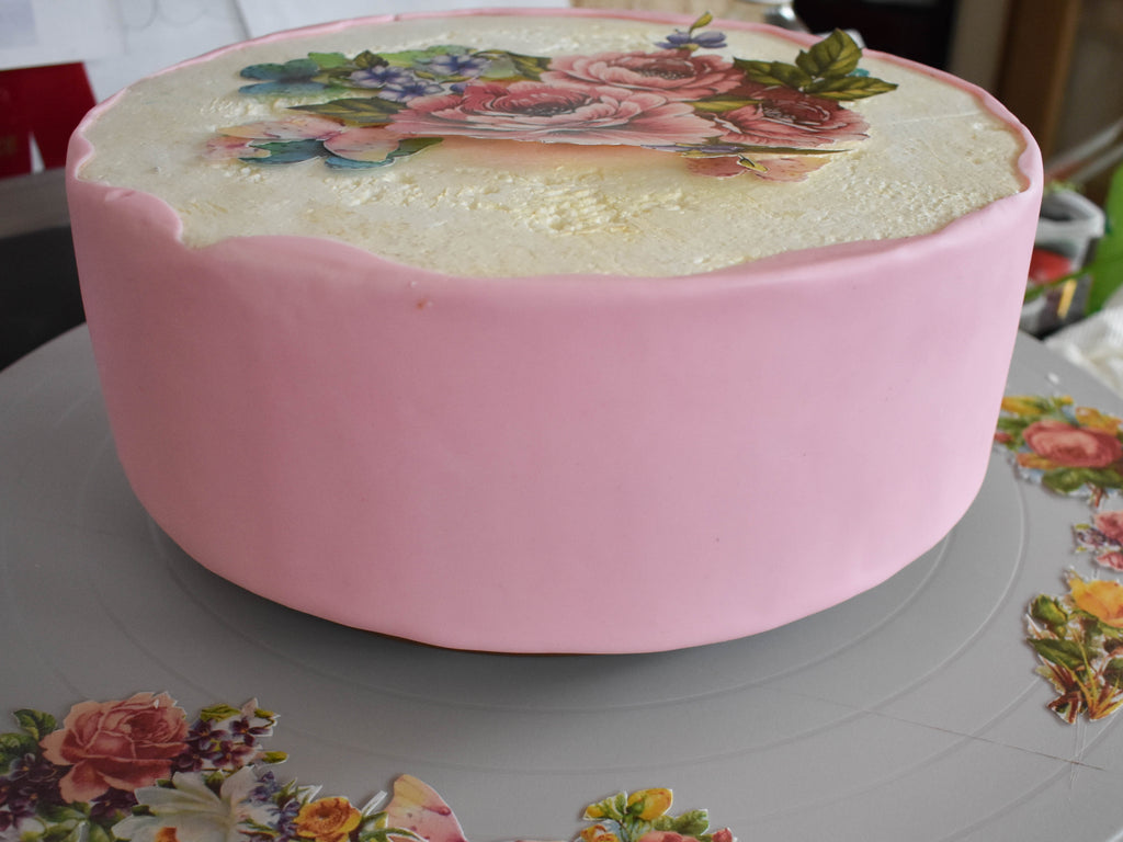 Cake Decoupage on a Turntable Expander