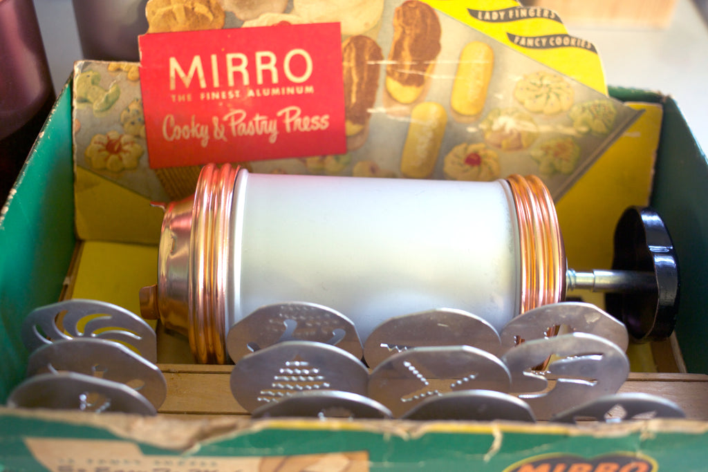 Vintage Mirro Cooky Press in box