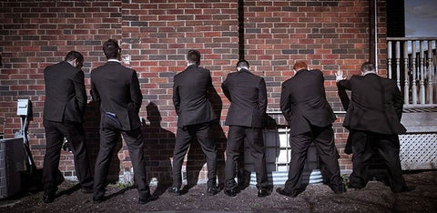 Hilarious Groomsmen Photo Ideas 