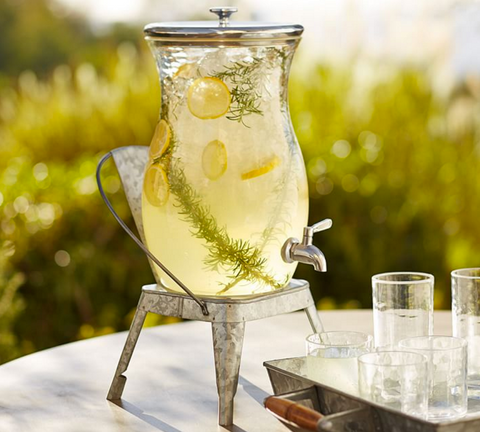 lemonade, outdoor wedding essential 