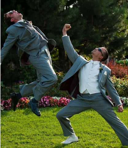 Hilarious Groomsmen Photo Ideas