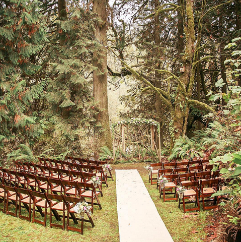 Treehouse point outdoor wedding 