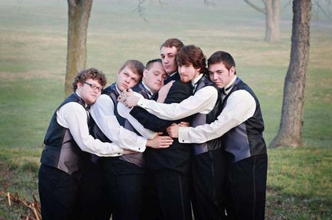 Hilarious Groomsmen Photo Ideas