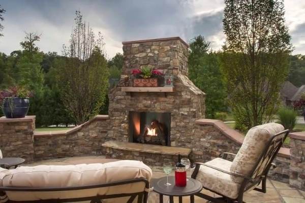 Gas fireplace in outdoor kitchen