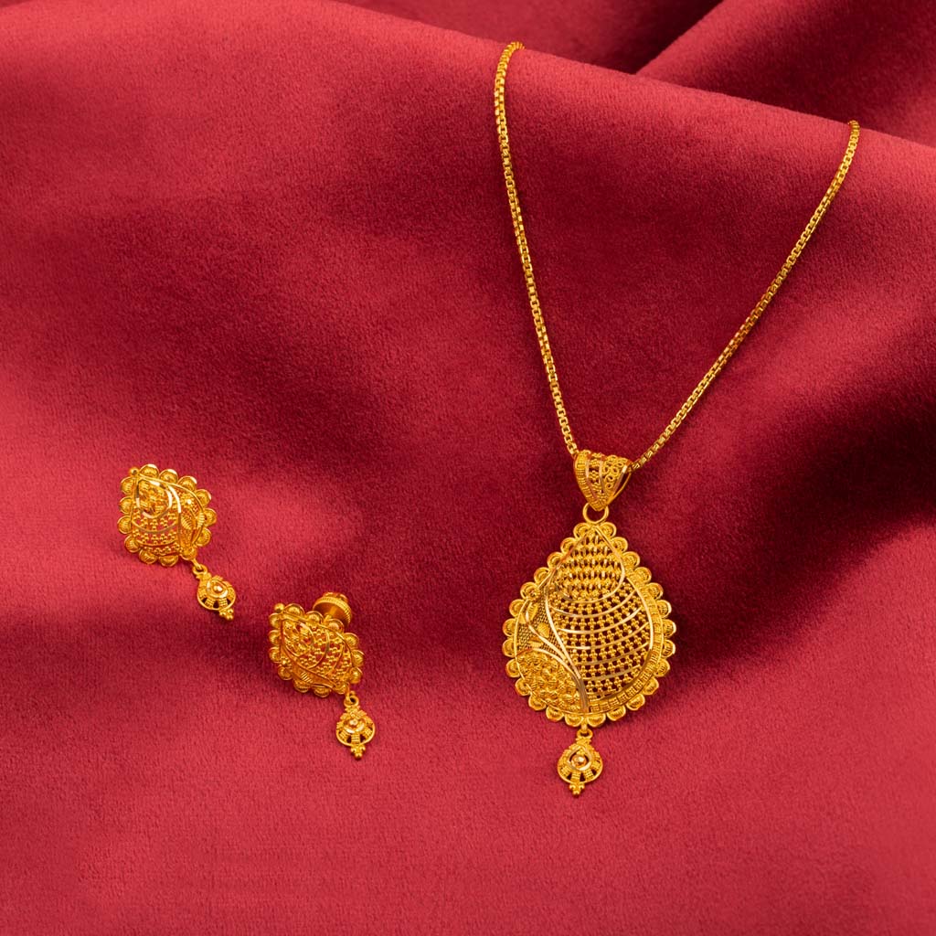 Elevate Your Style with Our Stunning 22k Plain Gold Pendant Set ...