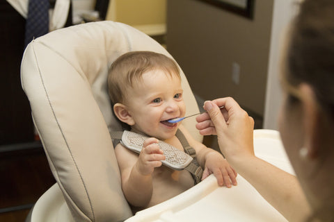 baby weaning and eating solid food