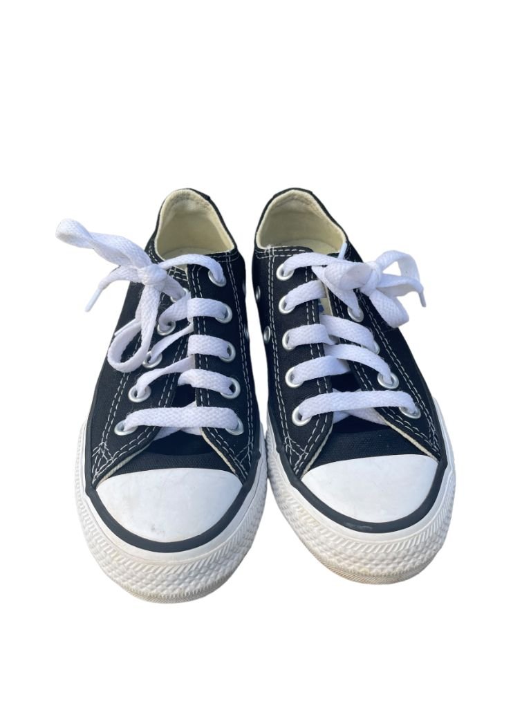 Black and white Converse Shoes, 10.5 – Chickadee