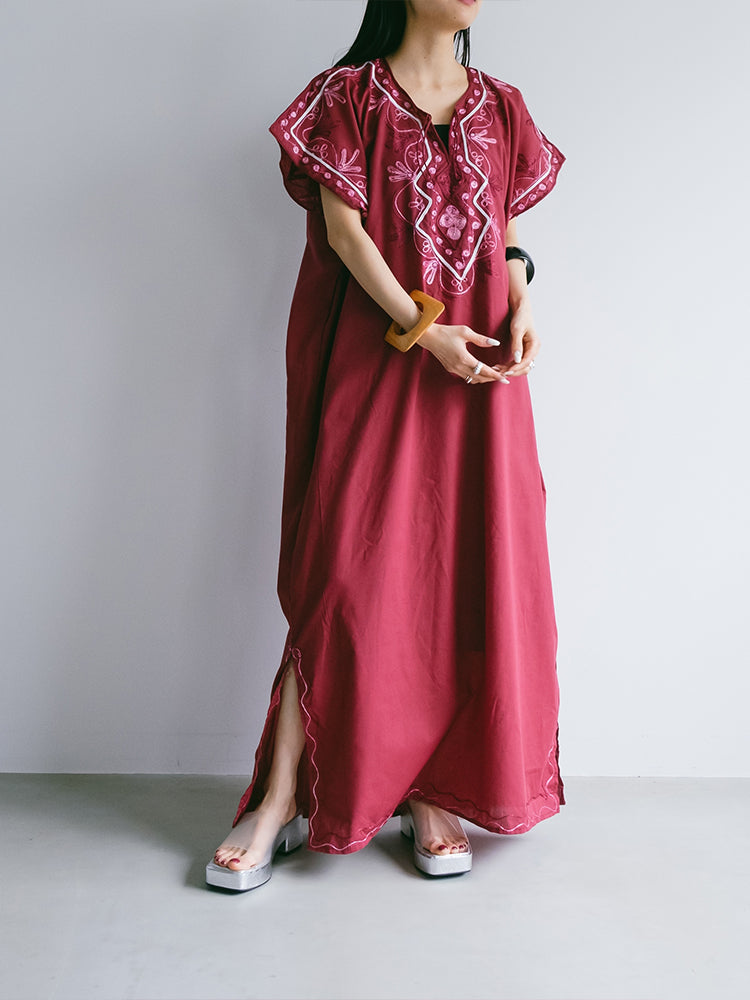 Embroidery Kaftan Dress / Red