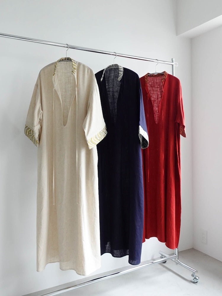 【4月17日(水)12:00 販売開始】Slit Neck Kaftan Dress