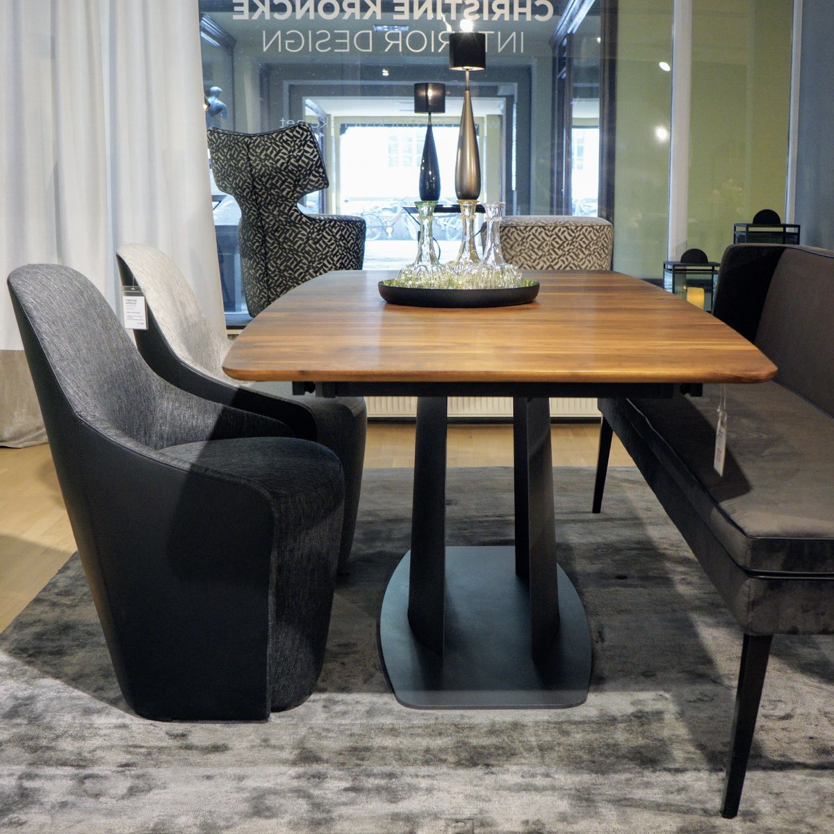 TANTRIX table by Christine Kröncke Interior Design