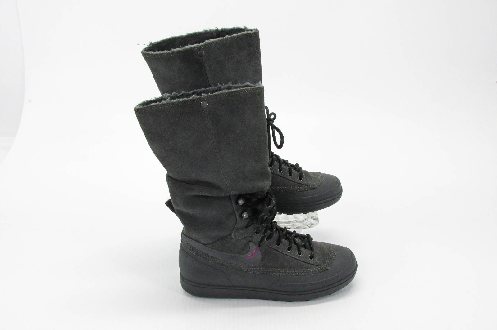 Nike Womens Boot Warrior Size 5M Gray Pre Owned vq – UnderTenShoes