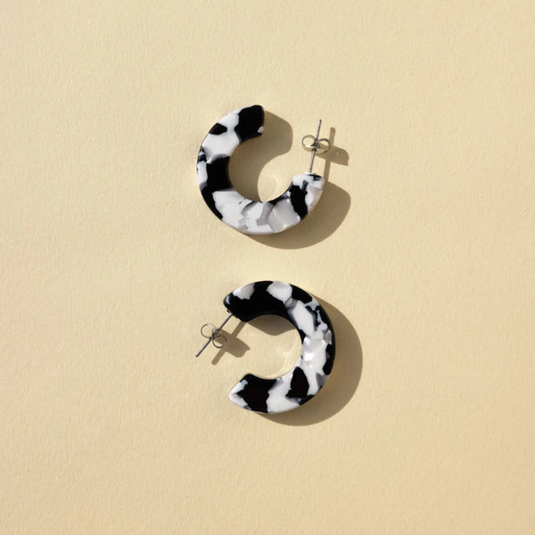 Ray Hoop Earrings in Black + White