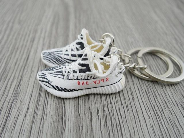 Mini Sneaker Keychains YZY - Zebra 