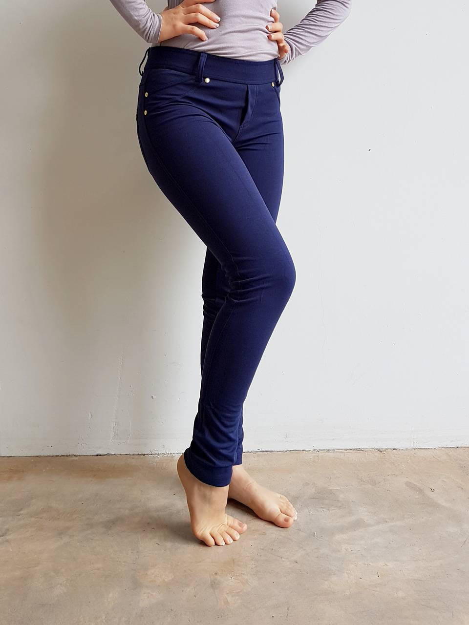 3 Simple Ways to Stretch Cotton Pants Legs - wikiHow