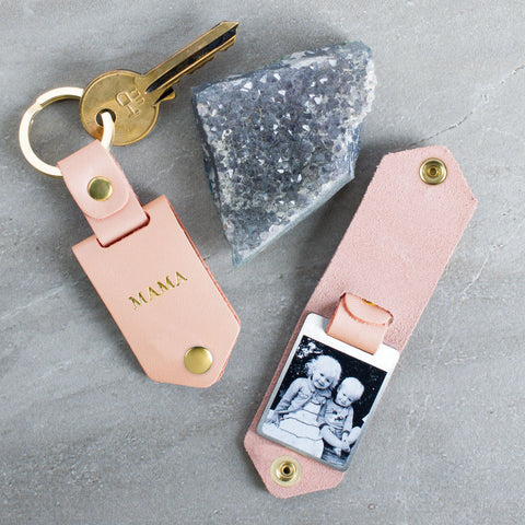 personalised-metal-photo-keyring-pink-leather-case