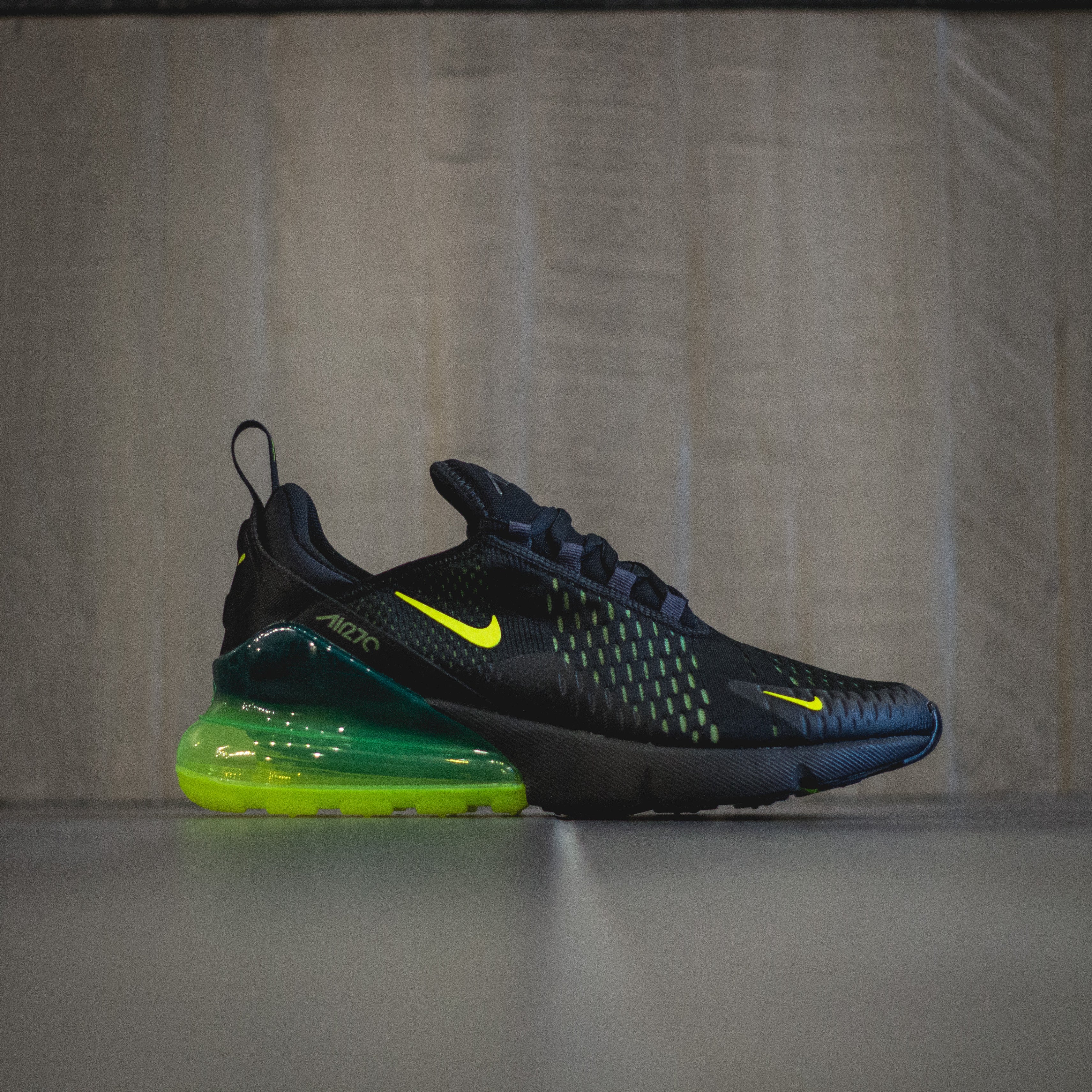 nike air max 270 black volt black