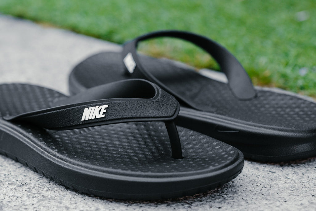 mens nike solay flip flops