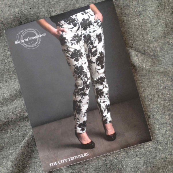The City Trousers by The Avid Seamstress with Robert Kaufman Essex Linen