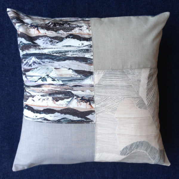 The Draper's Daughter Panelled Cushion Cover Tutorial