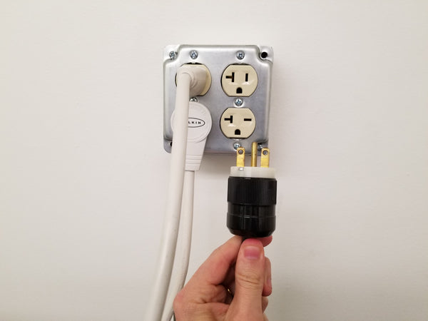 Dual 120 And 240 Volt Output Receptacles