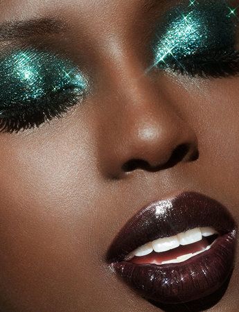 Lavet en kontrakt Pinpoint ægtemand Trendy Makeup Ideas for the Holiday Season – True Glue Beauty