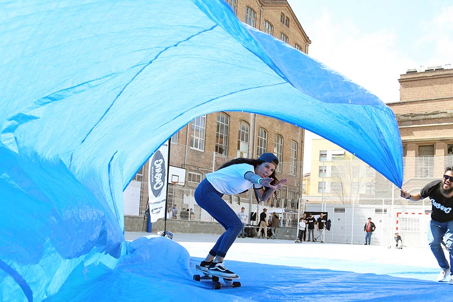 tarp surfing surfcity barcelona 2016 surfskate gema slide