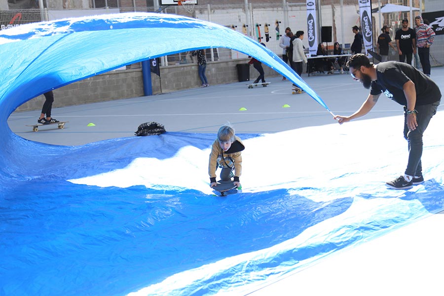 tarp surfing surfcity barcelona 2016 surfskate kids