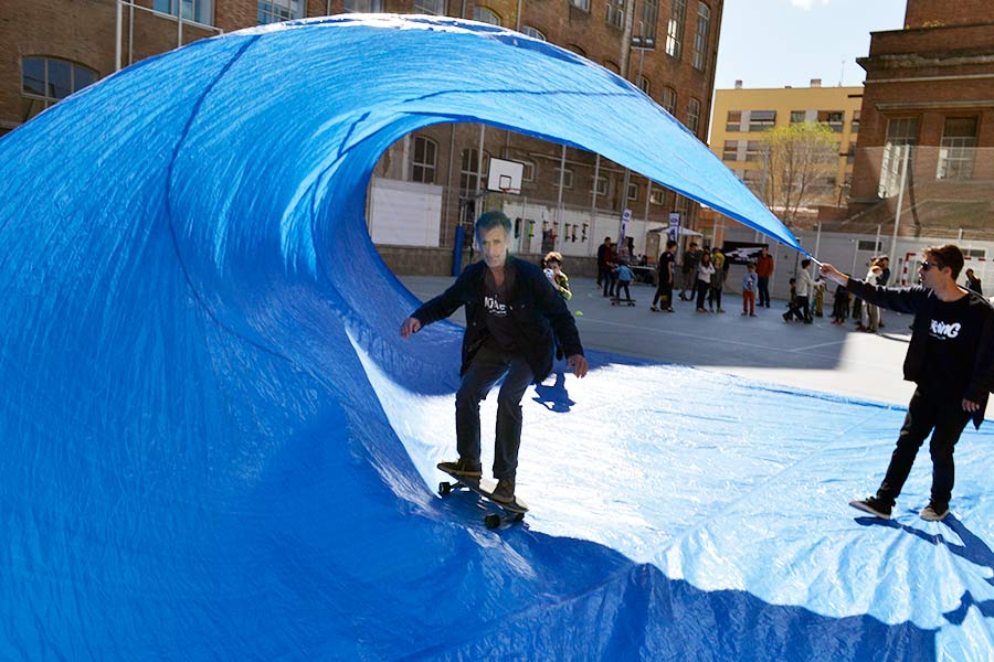 tarp surfing surfcity barcelona 2016 surfskate father