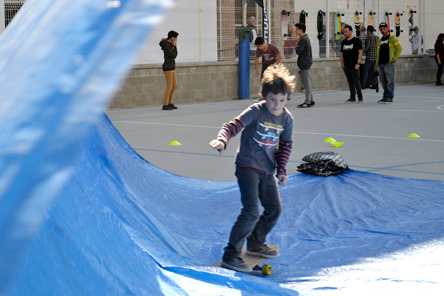 tarp surfing surfcity barcelona 2016 surfskate barrel