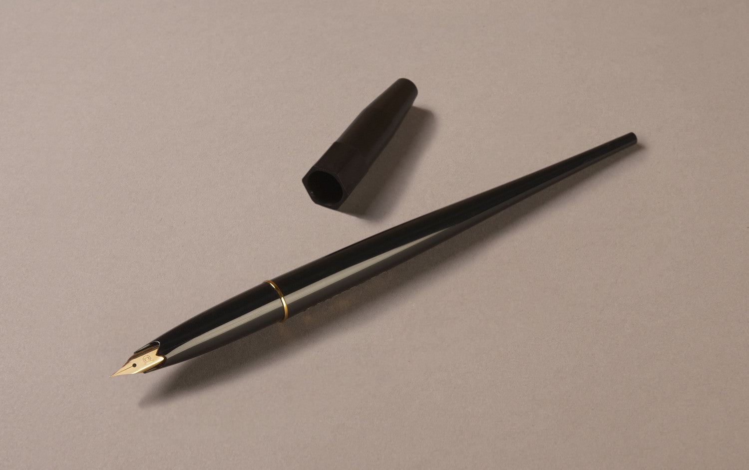 Platinum Carbon Desk Fountain Pen Review